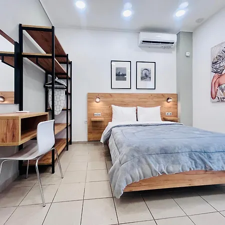 Ithaca: με αυτόνομη είσοδο. * Θεσσαλονίκη