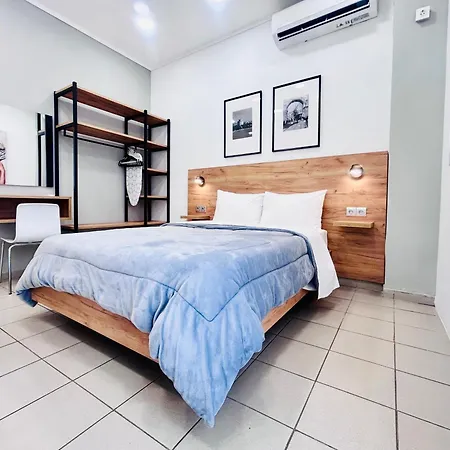 Ithaca: με αυτόνομη είσοδο. *