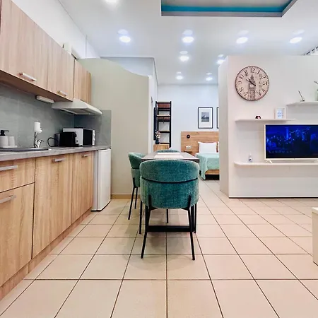 Ithaca: με αυτόνομη είσοδο.